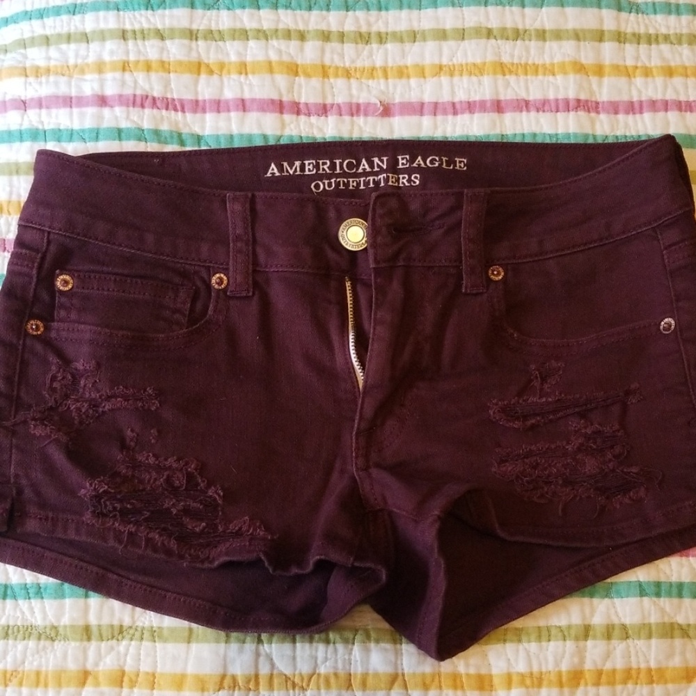 A&E Maroon Distressed Shorts size 4